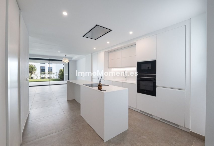 Resale - Apartment - Estepona - Estepona Centro