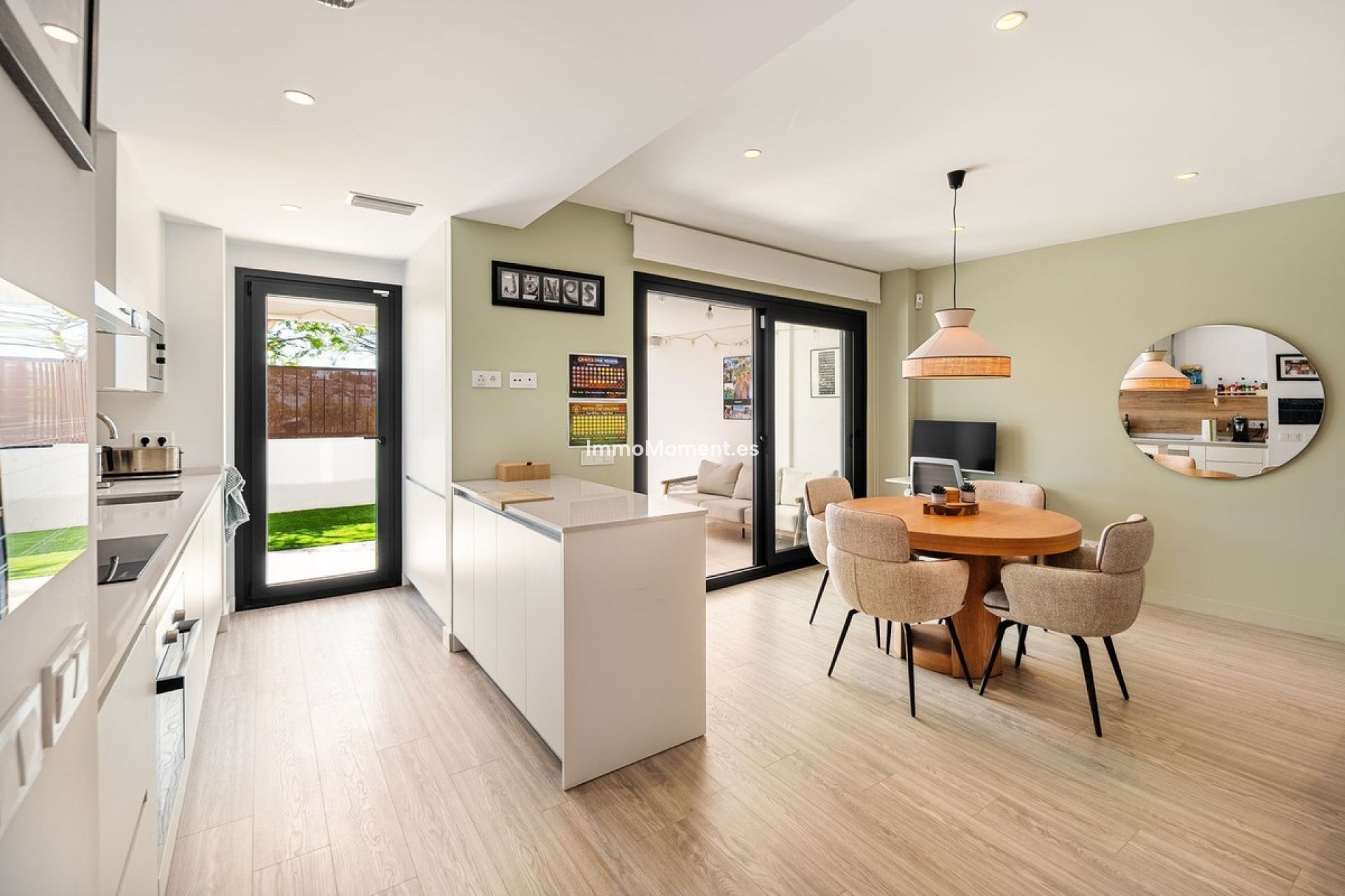 Resale - Apartment - Estepona - Estepona Centro