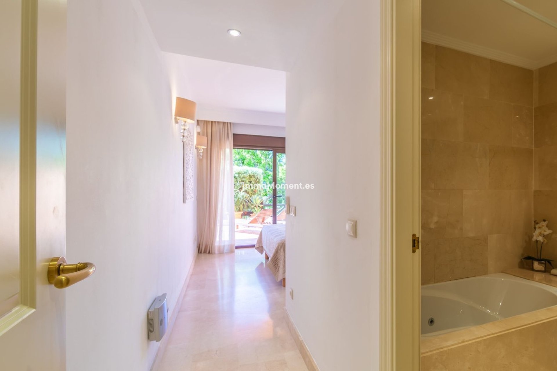 Resale - Apartment - Estepona - Estepona Centro