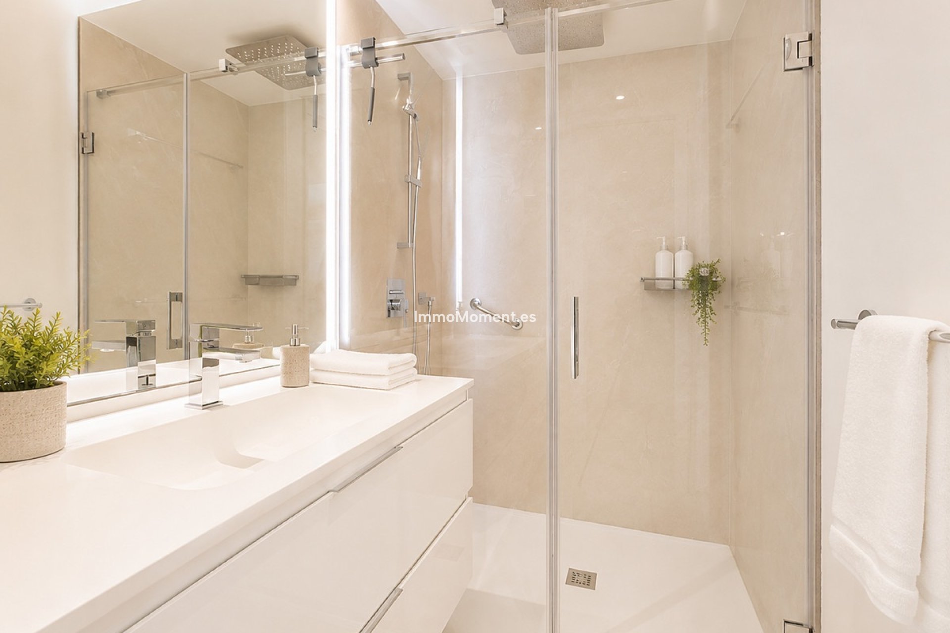 Resale - Apartment - Estepona - Estepona Centro