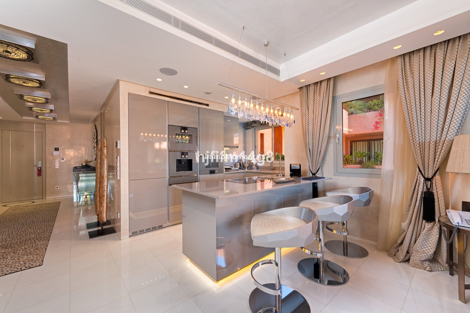Resale - Apartment - Estepona - Estepona Centro