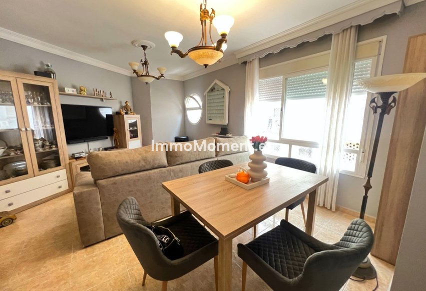 Resale - Apartment - Estepona - Estepona Centro