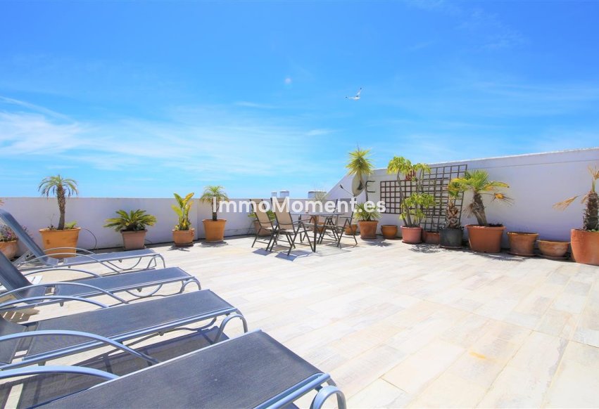 Resale - Apartment - Estepona - Estepona Centro