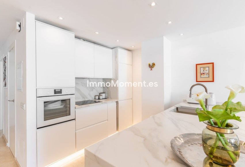 Resale - Apartment - Estepona - Estepona Centro
