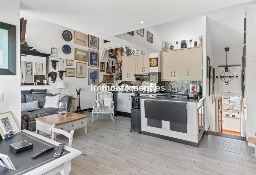 Resale - Apartment - Estepona - Estepona Centro