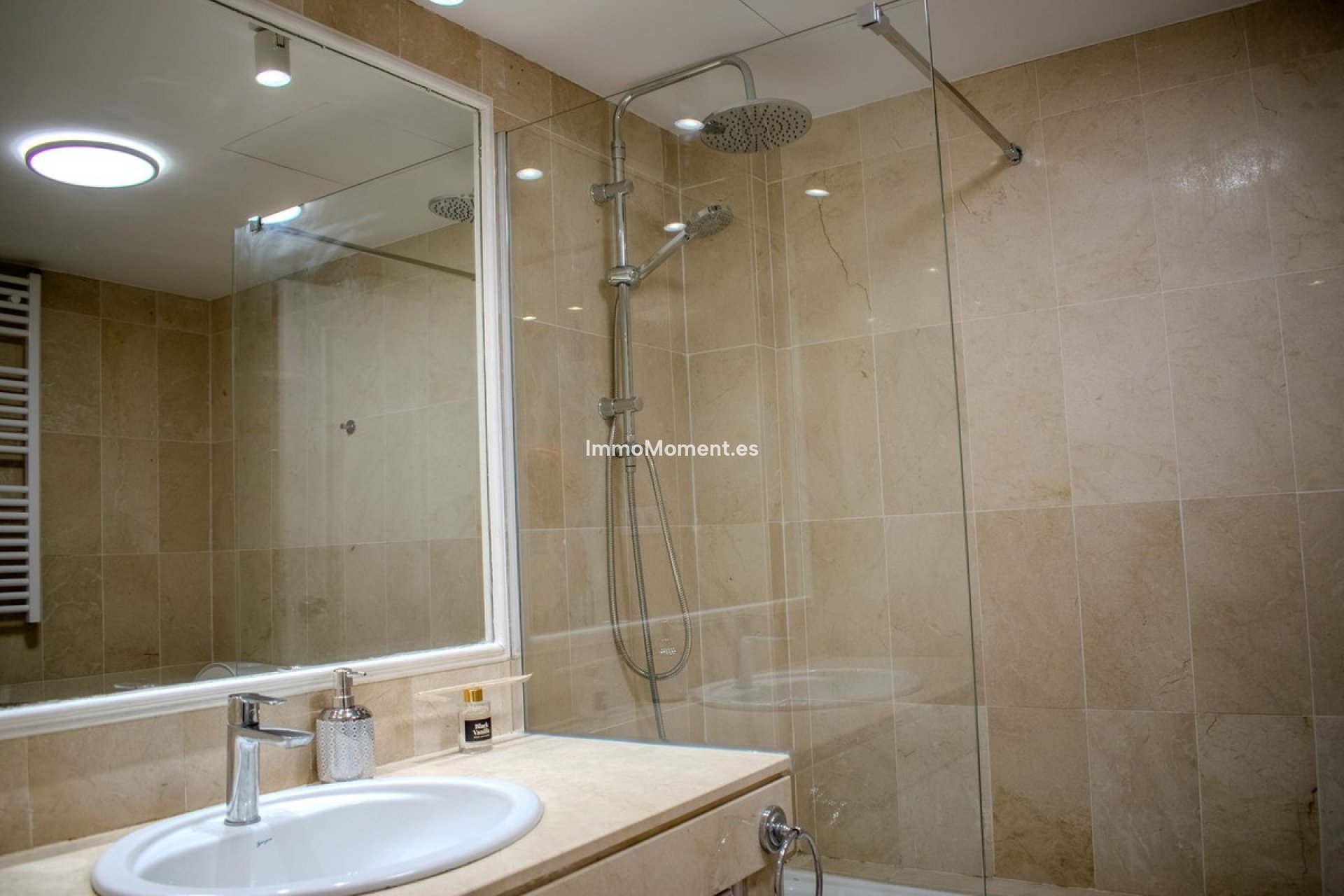 Resale - Apartment - Estepona - Estepona Centro