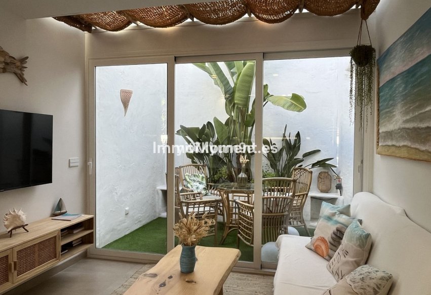 Resale - Apartment - Estepona - Estepona Centro
