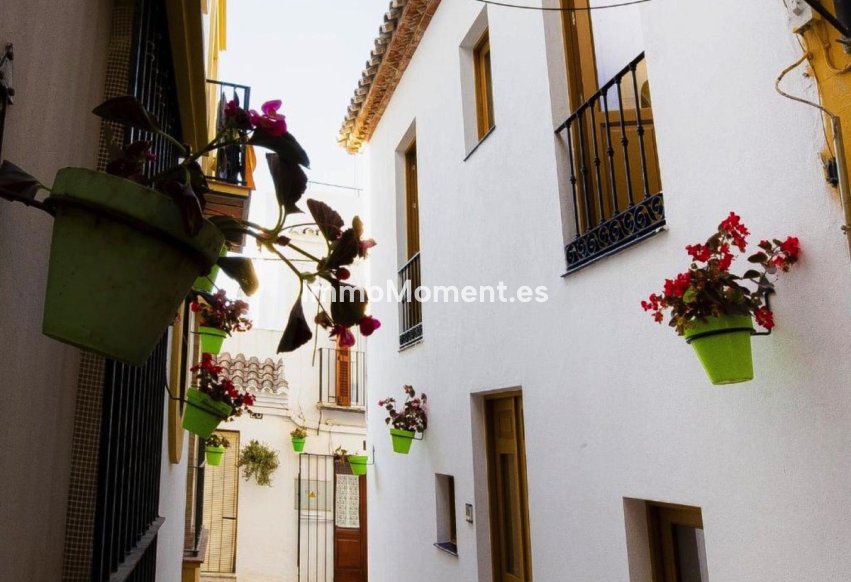 Resale - Apartment - Estepona - Estepona Centro