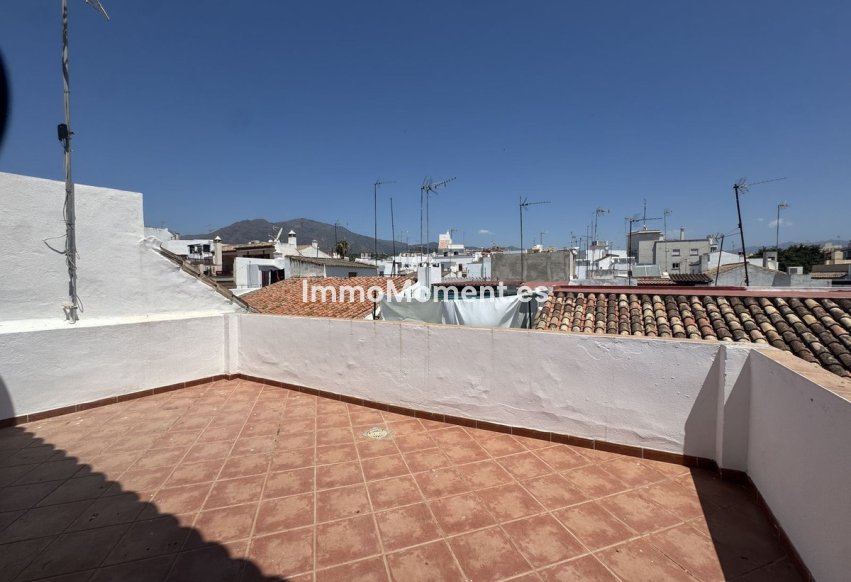 Resale - Apartment - Estepona - Estepona Centro