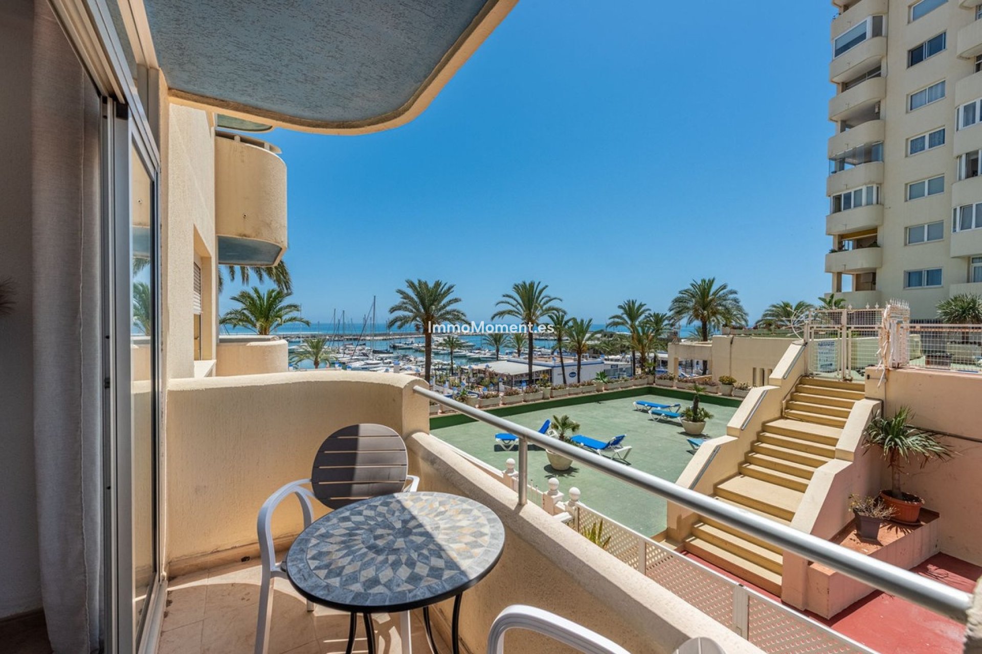 Resale - Apartment - Estepona - Estepona Centro