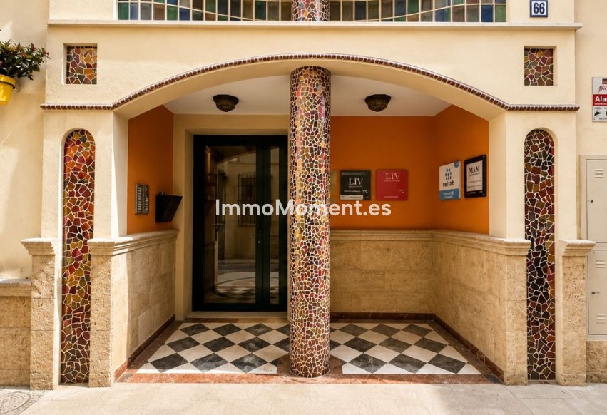 Resale - Apartment - Estepona - Estepona Centro