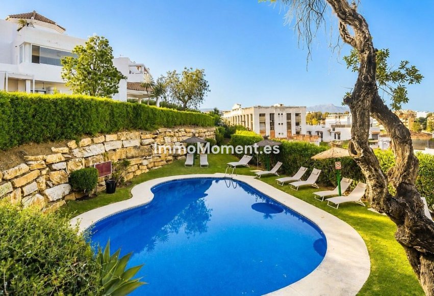 Resale - Apartment - Estepona - Estepona Centro