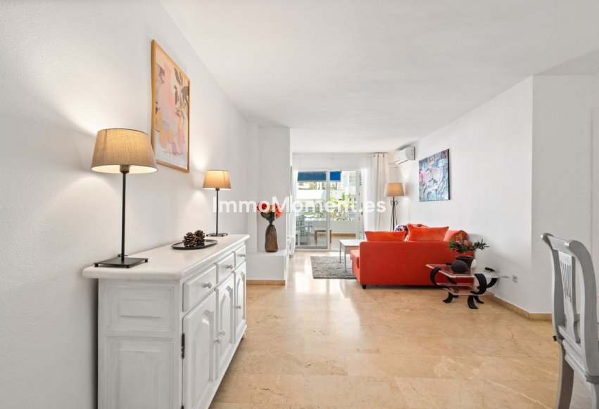 Resale - Apartment - Estepona - Estepona Centro