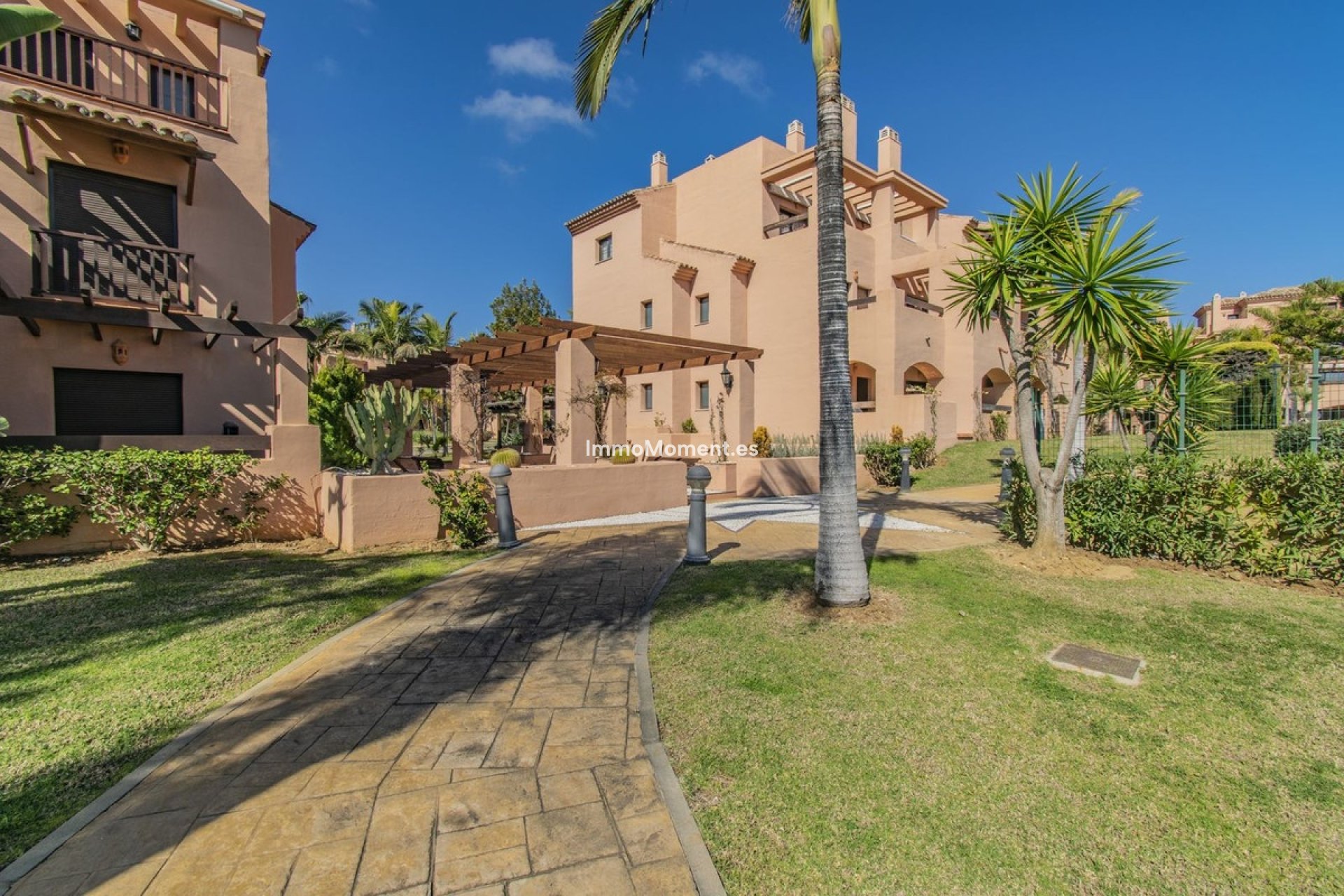 Resale - Apartment - Estepona - Hacienda del Sol