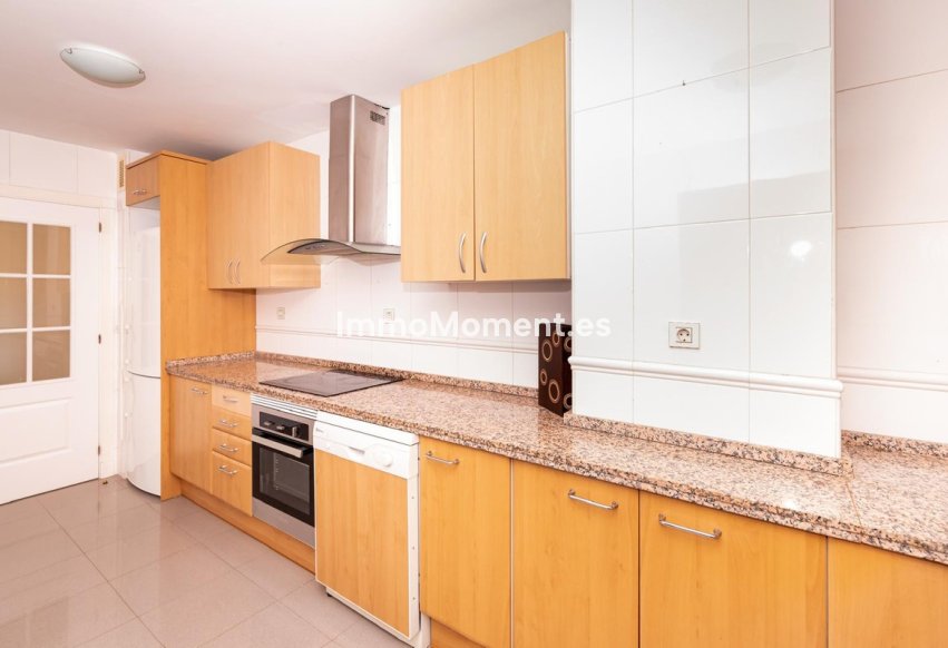 Resale - Apartment - Estepona - Hacienda del Sol