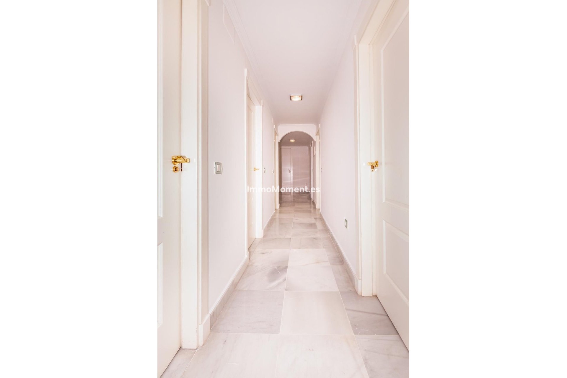 Resale - Apartment - Estepona - Hacienda del Sol