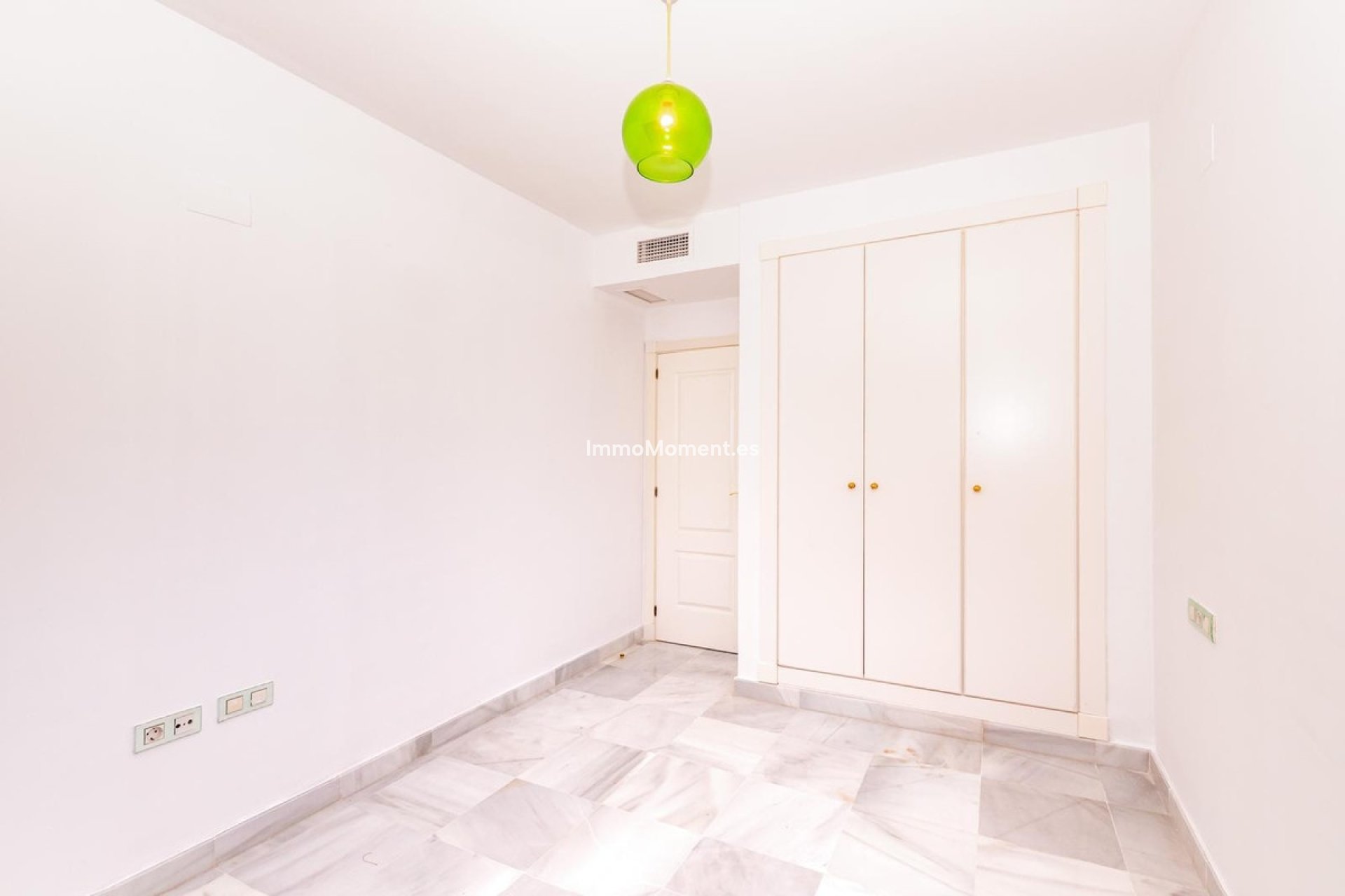 Resale - Apartment - Estepona - Hacienda del Sol