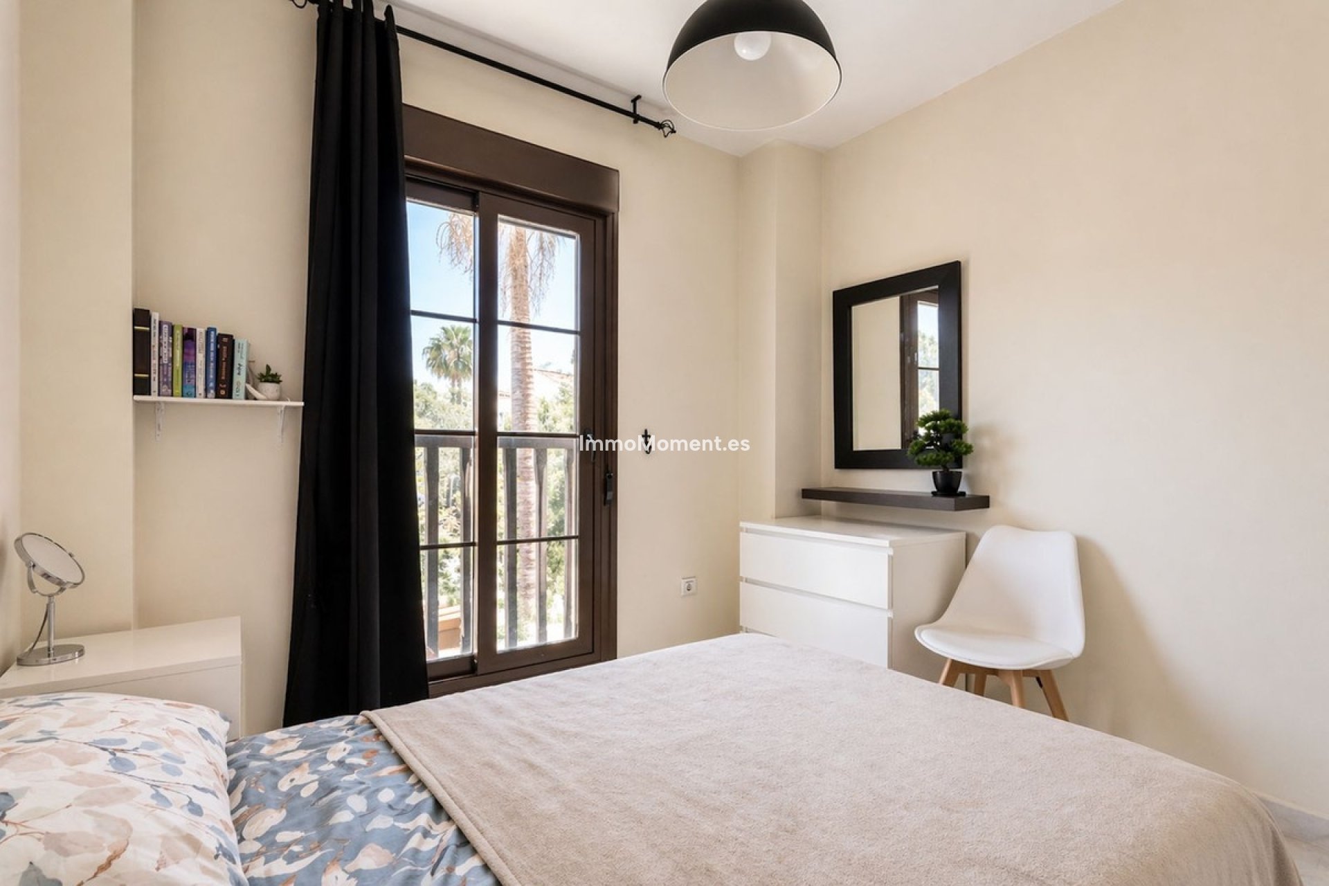 Resale - Apartment - Estepona - Hacienda del Sol