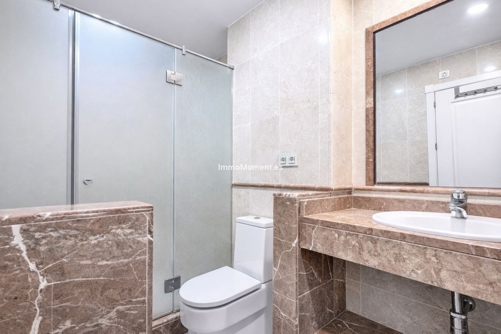 Resale - Apartment - Estepona - Hacienda del Sol