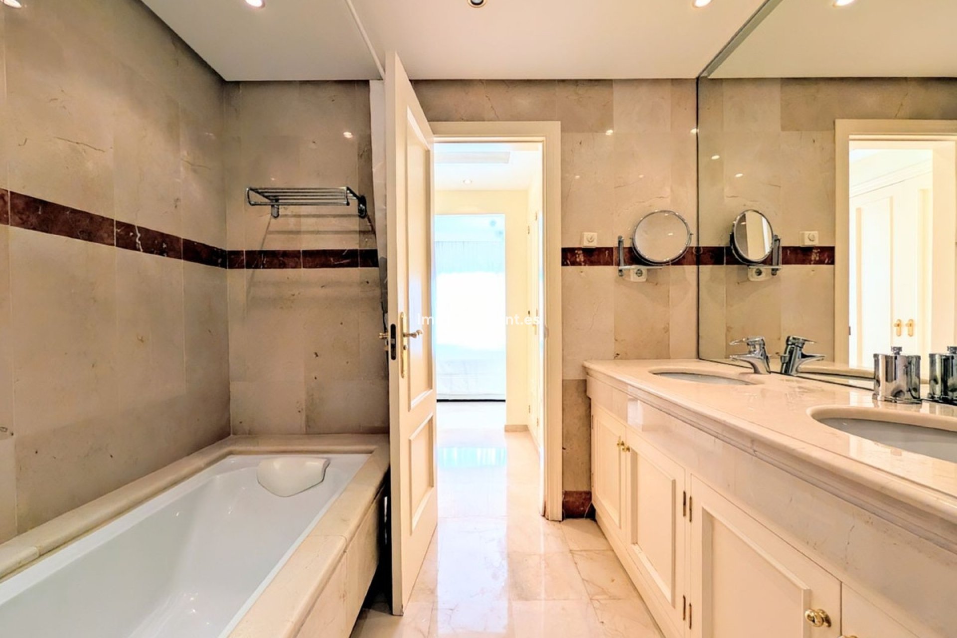 Resale - Apartment - Estepona - New Golden Mile