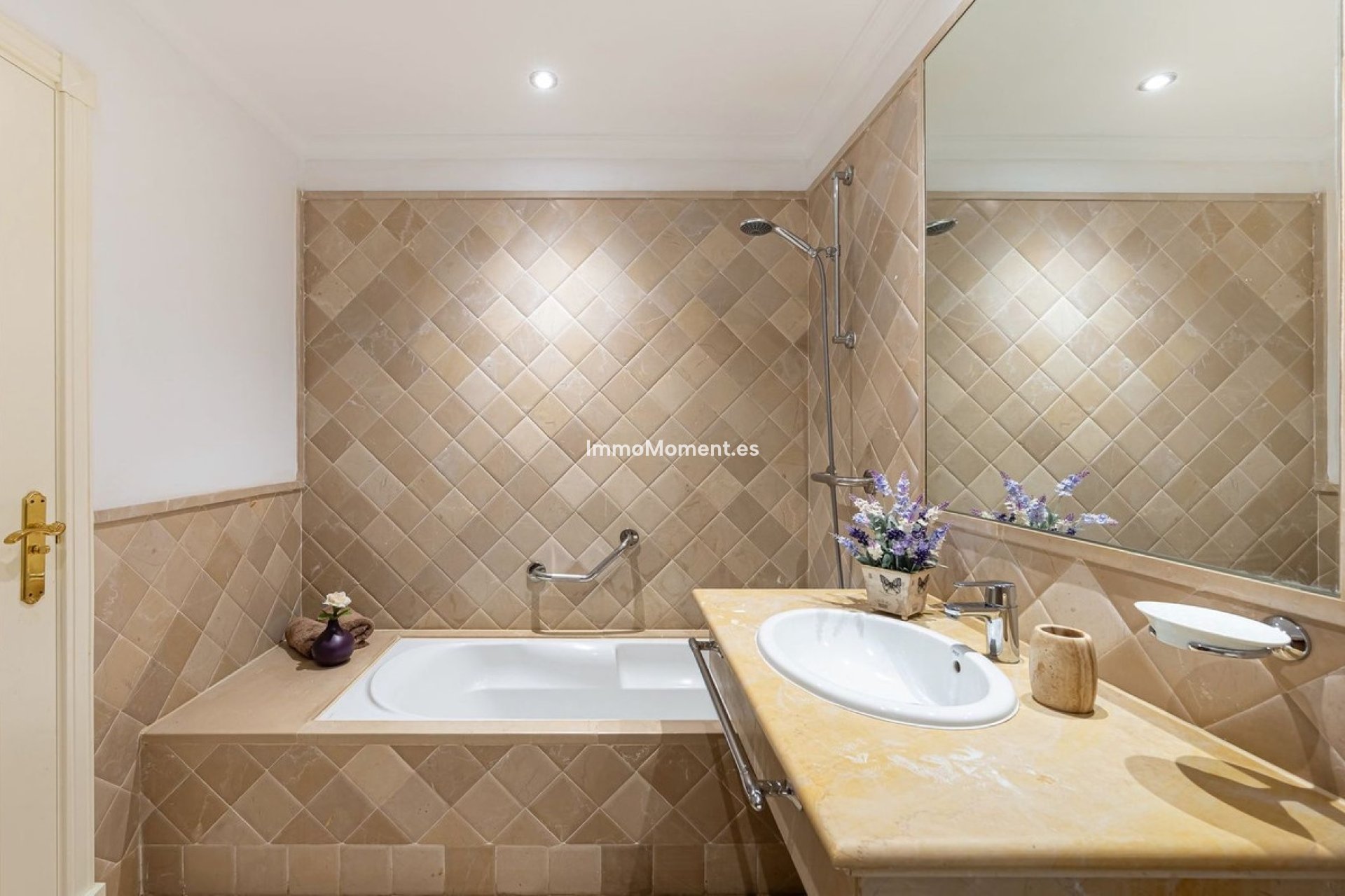 Resale - Apartment - Estepona - New Golden Mile