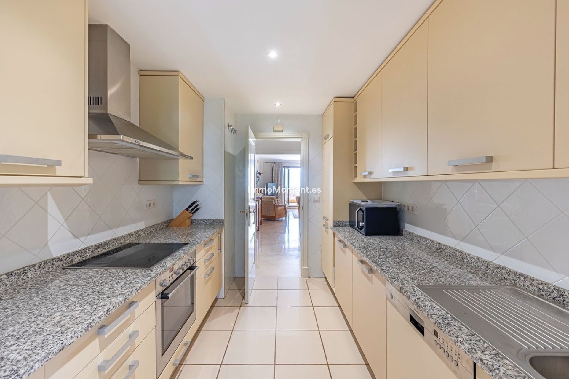 Resale - Apartment - Estepona - New Golden Mile