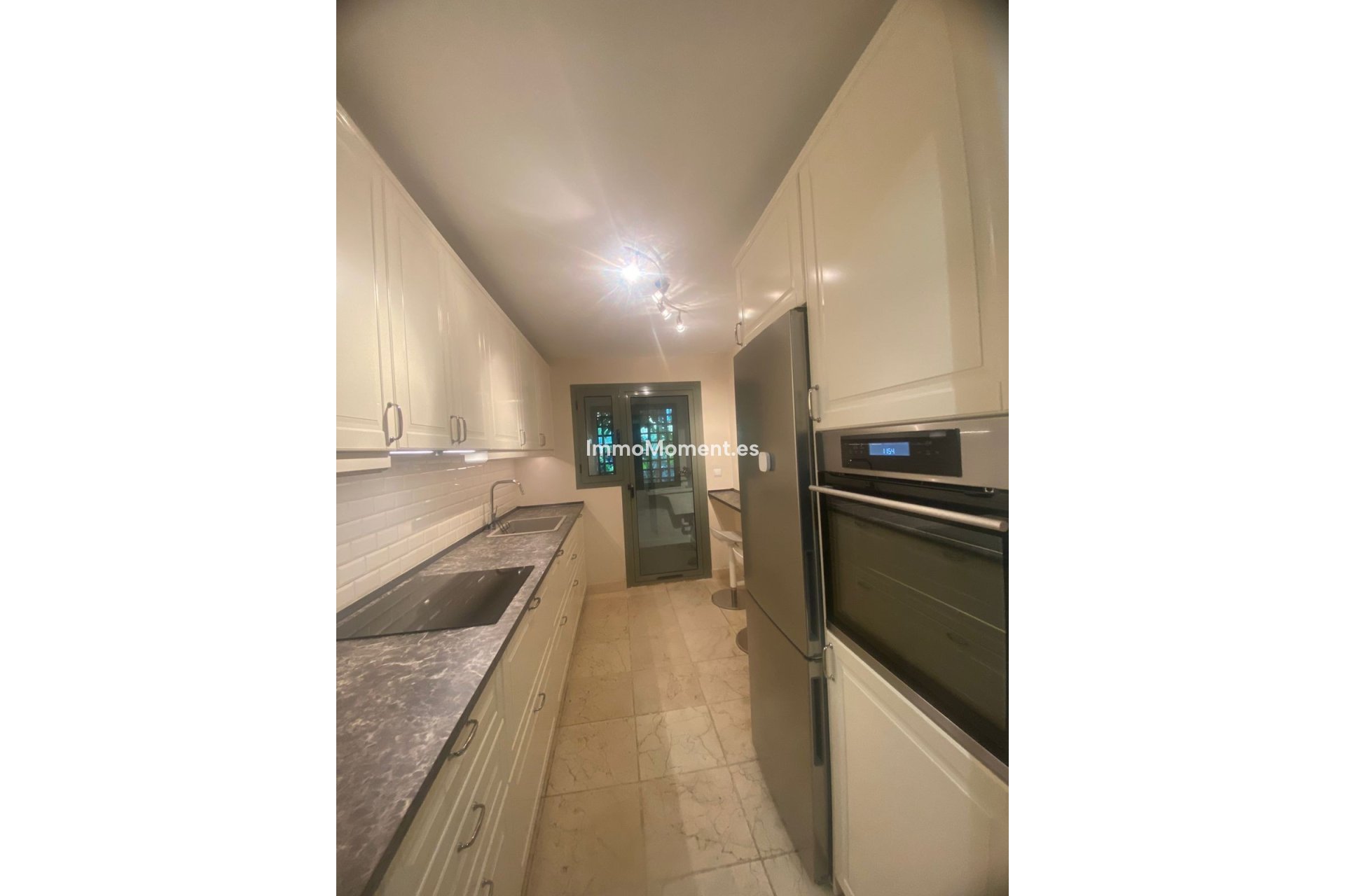 Resale - Apartment - Estepona - New Golden Mile