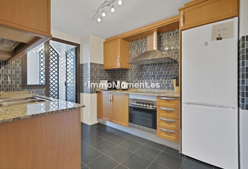 Resale - Apartment - Estepona - New Golden Mile