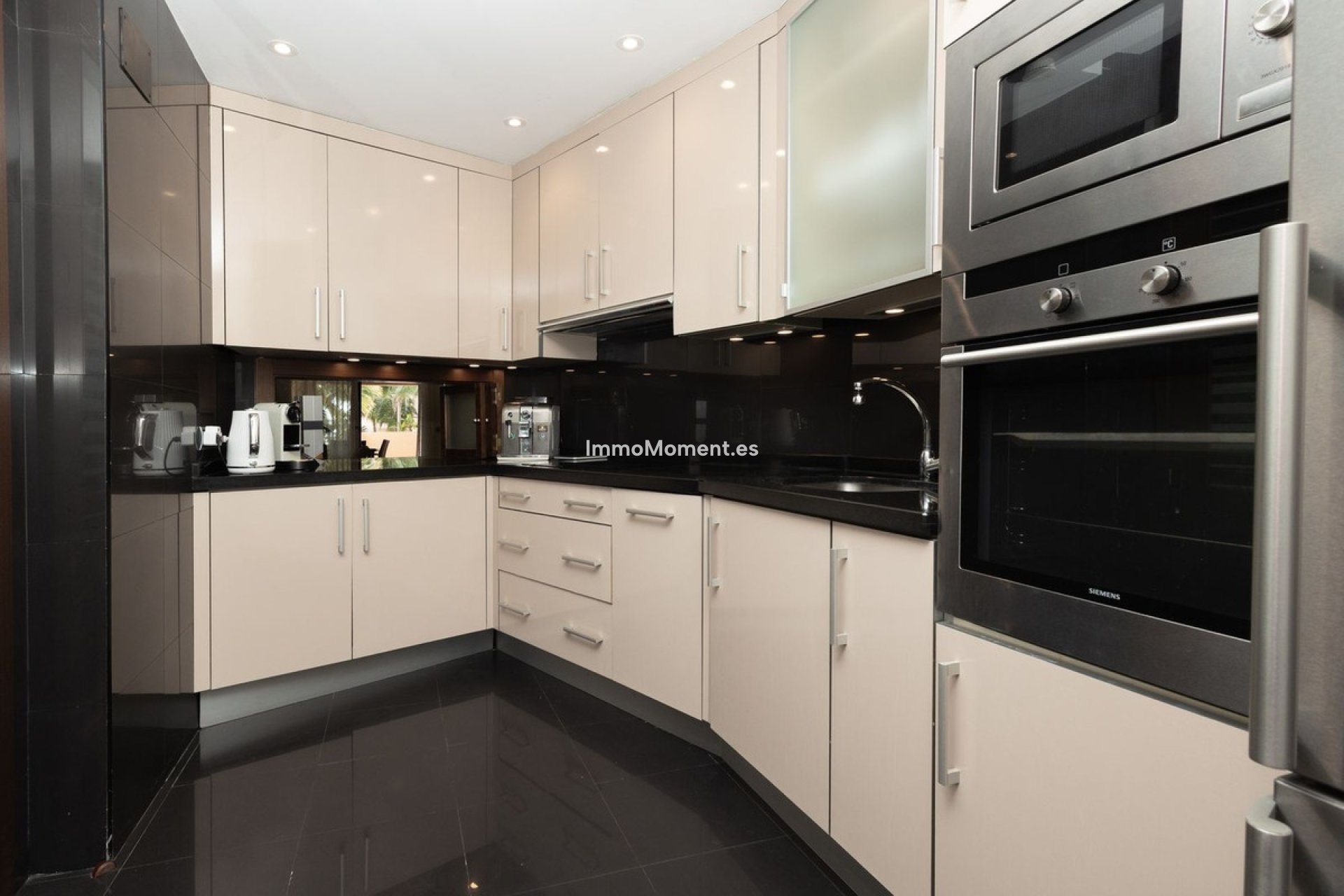 Resale - Apartment - Estepona - New Golden Mile