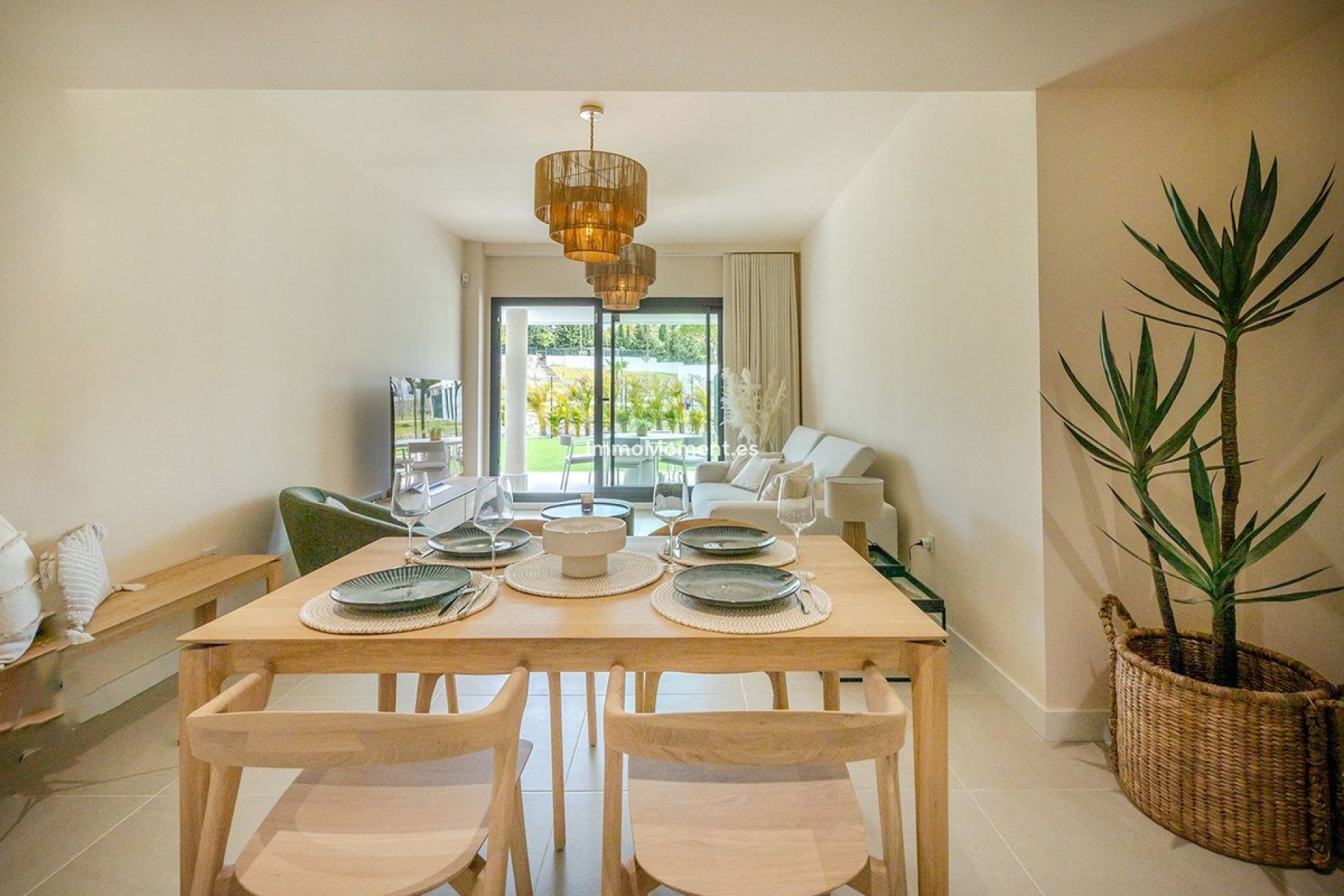 Resale - Apartment - Estepona - Selwo