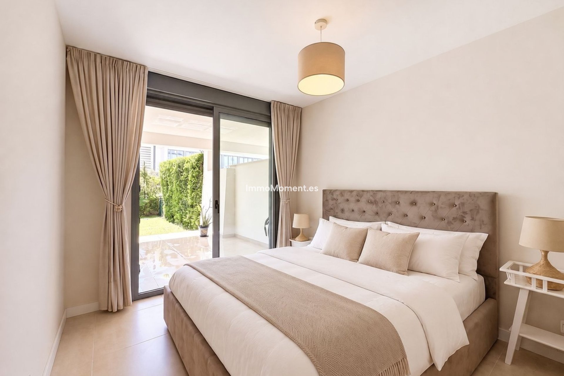 Resale - Apartment - Estepona - Selwo