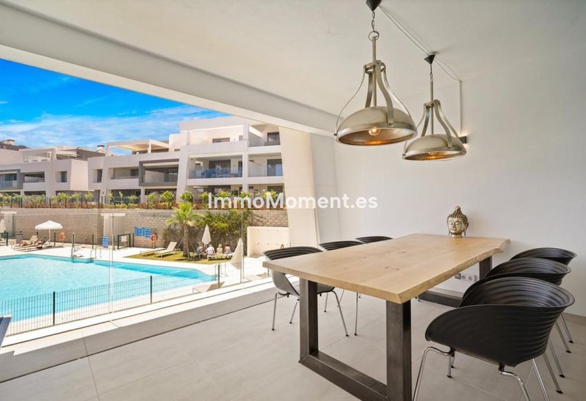Resale - Apartment - Estepona - Selwo