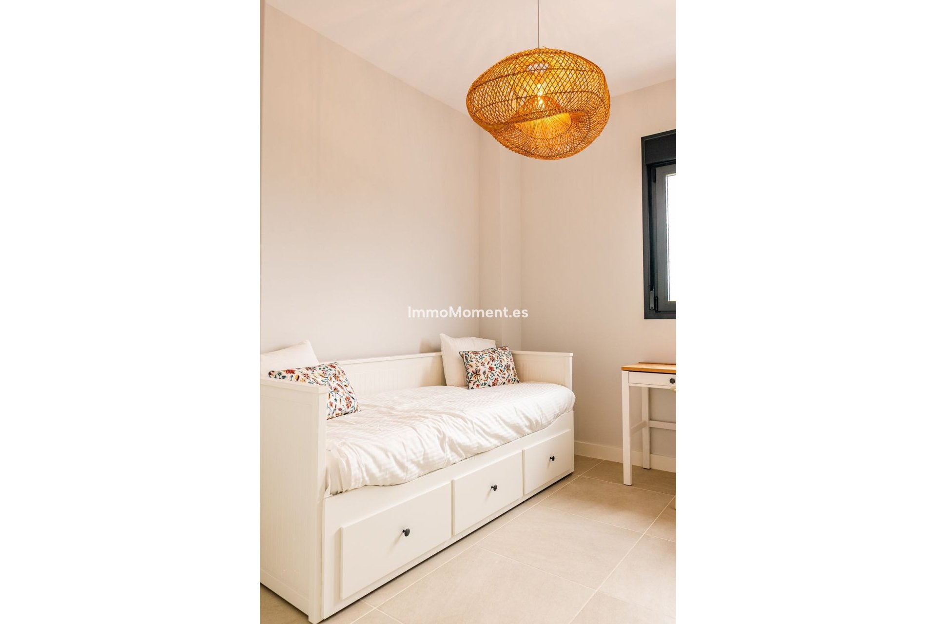 Resale - Apartment - Estepona - Selwo