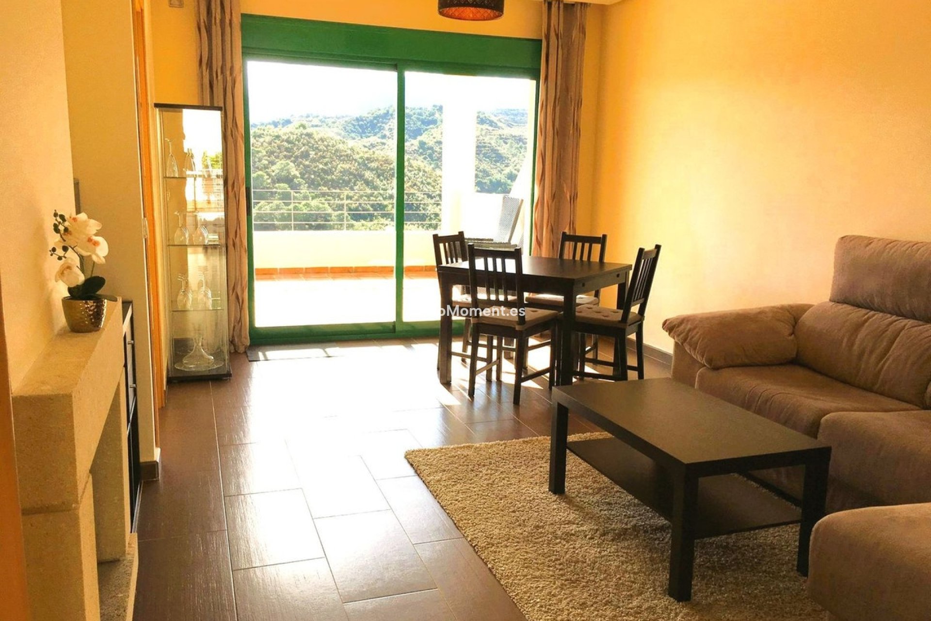 Resale - Apartment - Estepona - Selwo