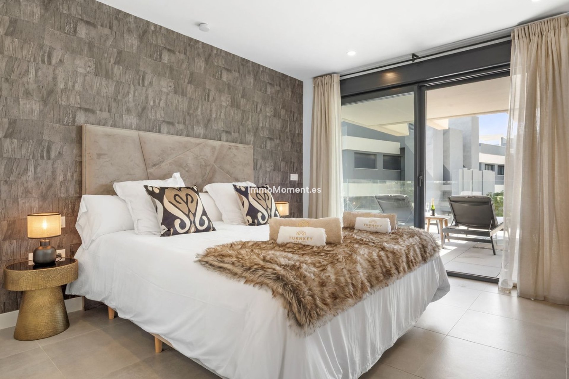 Resale - Apartment - Estepona - Selwo