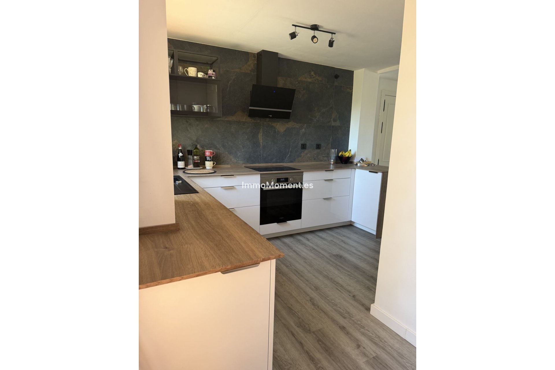 Resale - Apartment - Estepona - Selwo