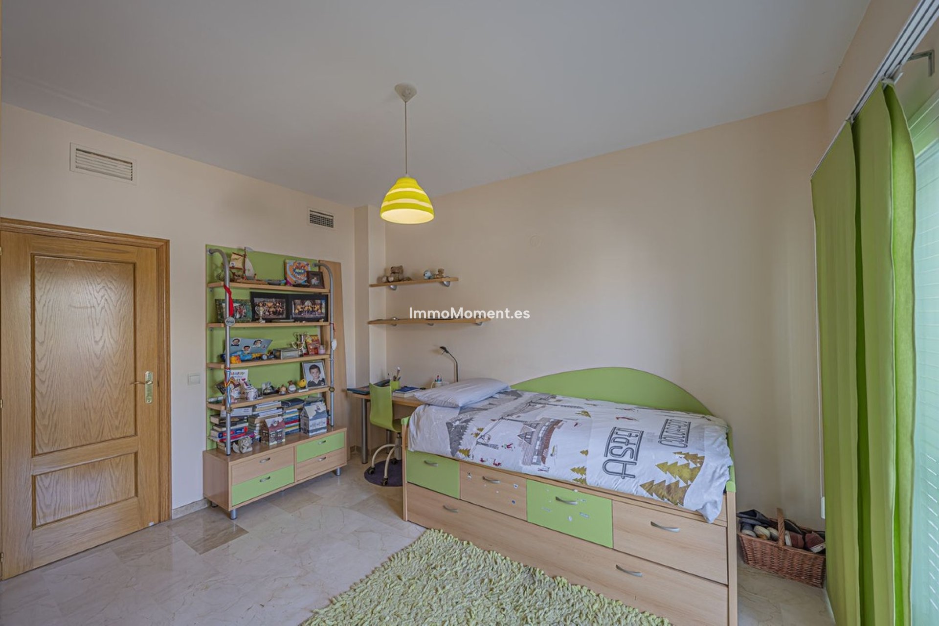 Resale - Apartment - Estepona - Selwo