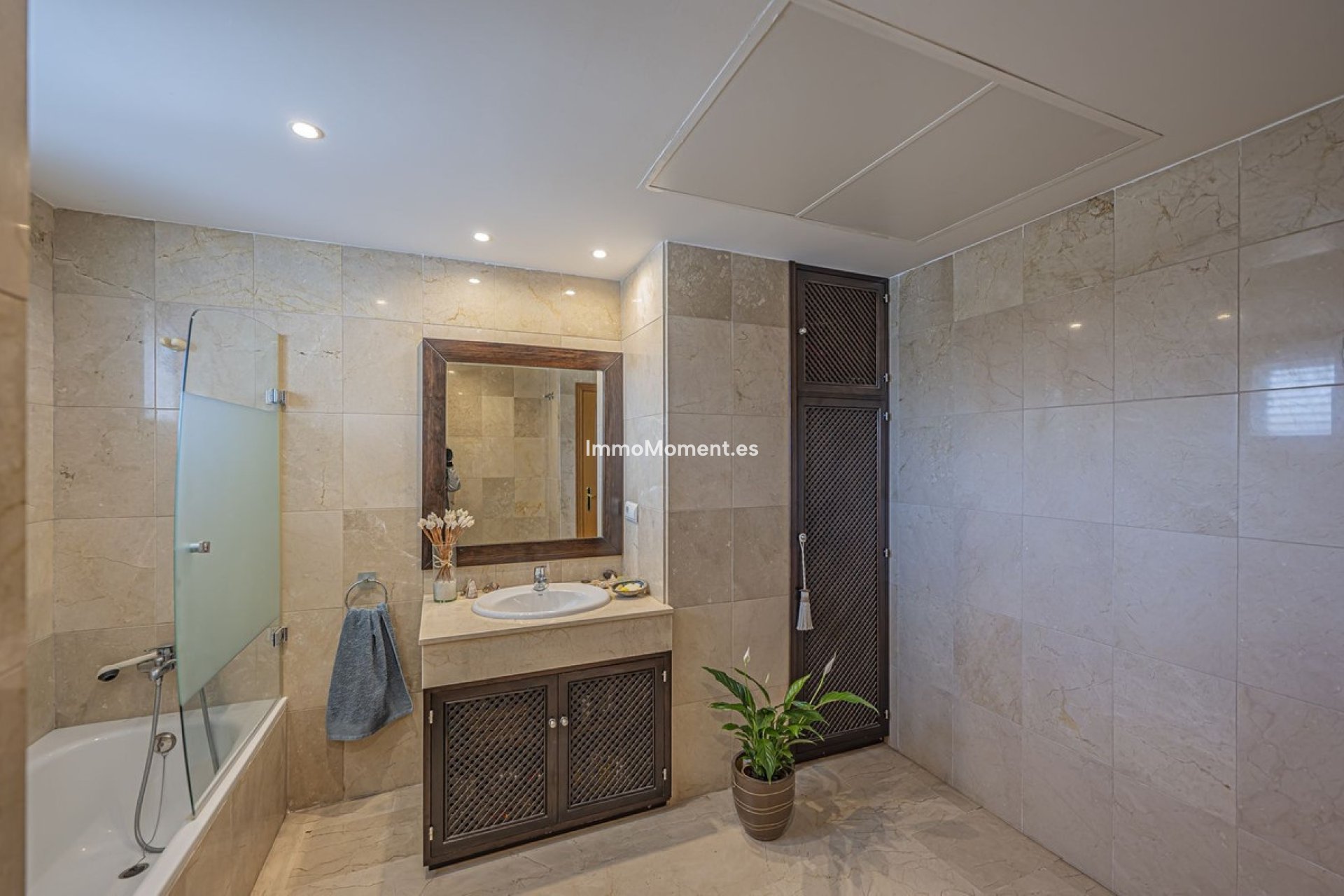 Resale - Apartment - Estepona - Selwo