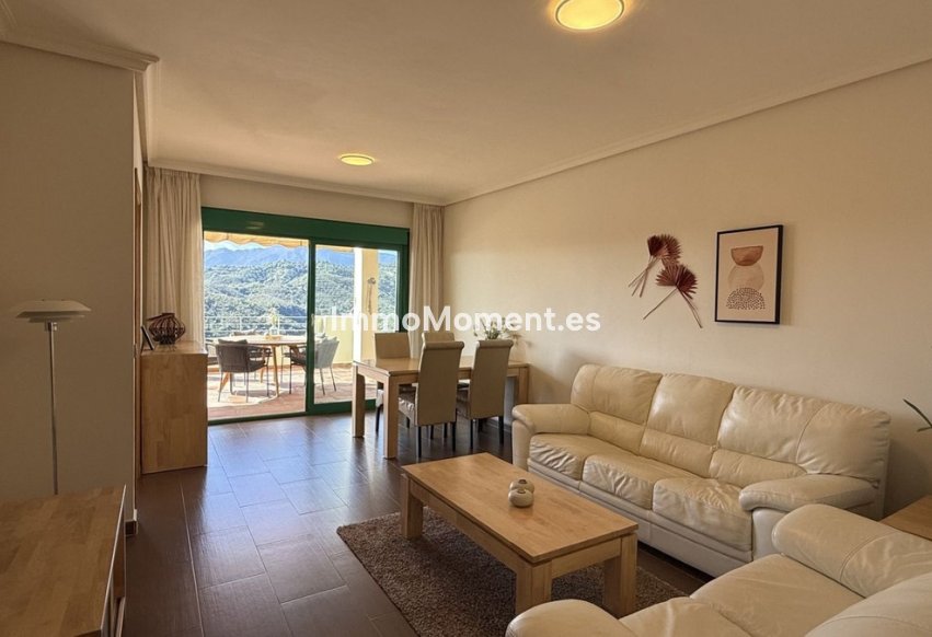 Resale - Apartment - Estepona - Selwo