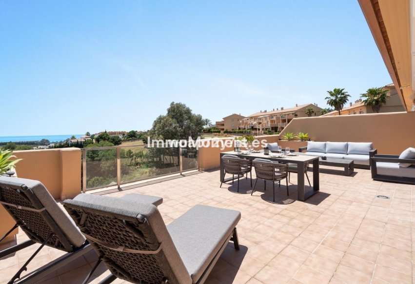 Resale - Apartment - Estepona - Selwo