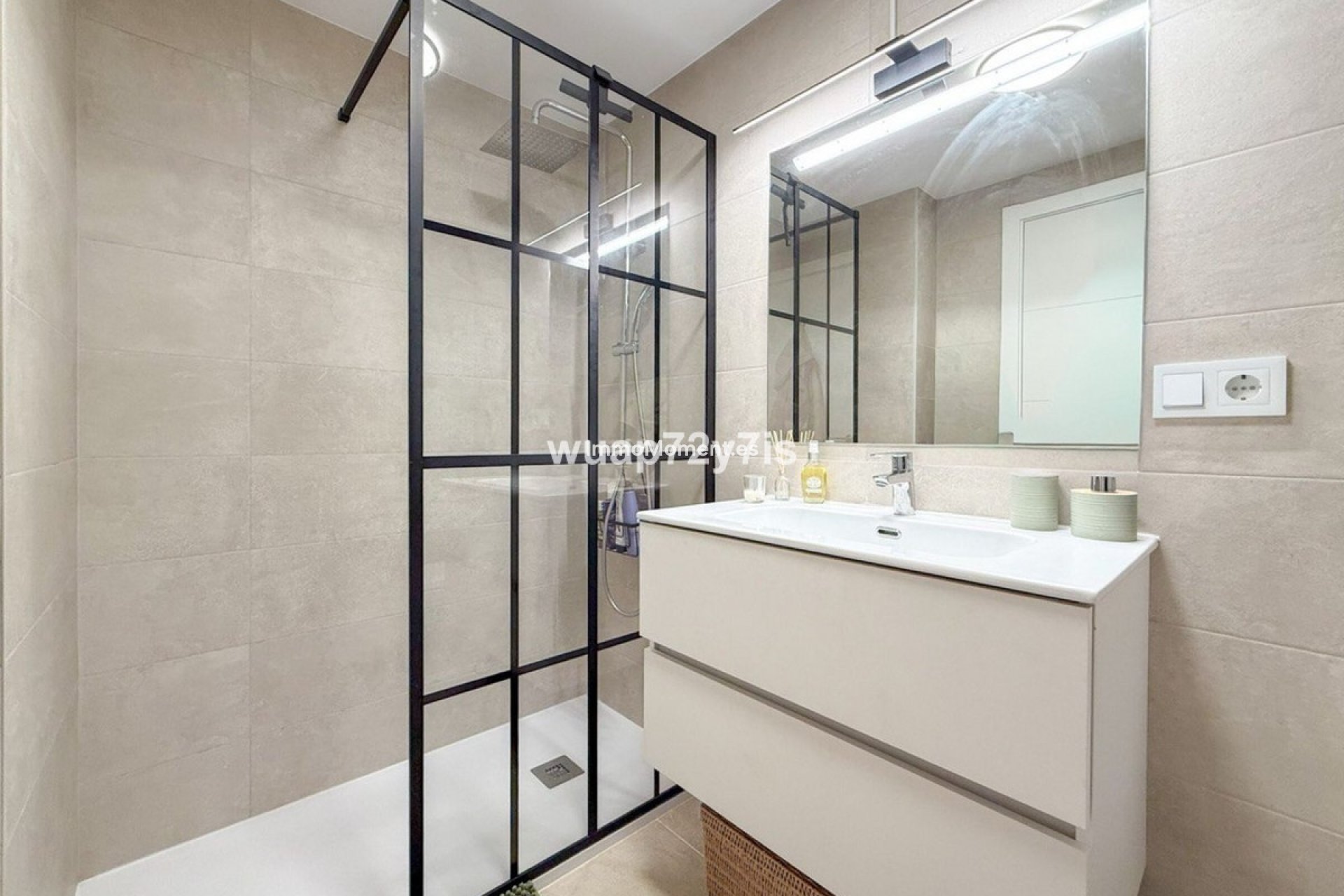 Resale - Apartment - Estepona - Selwo