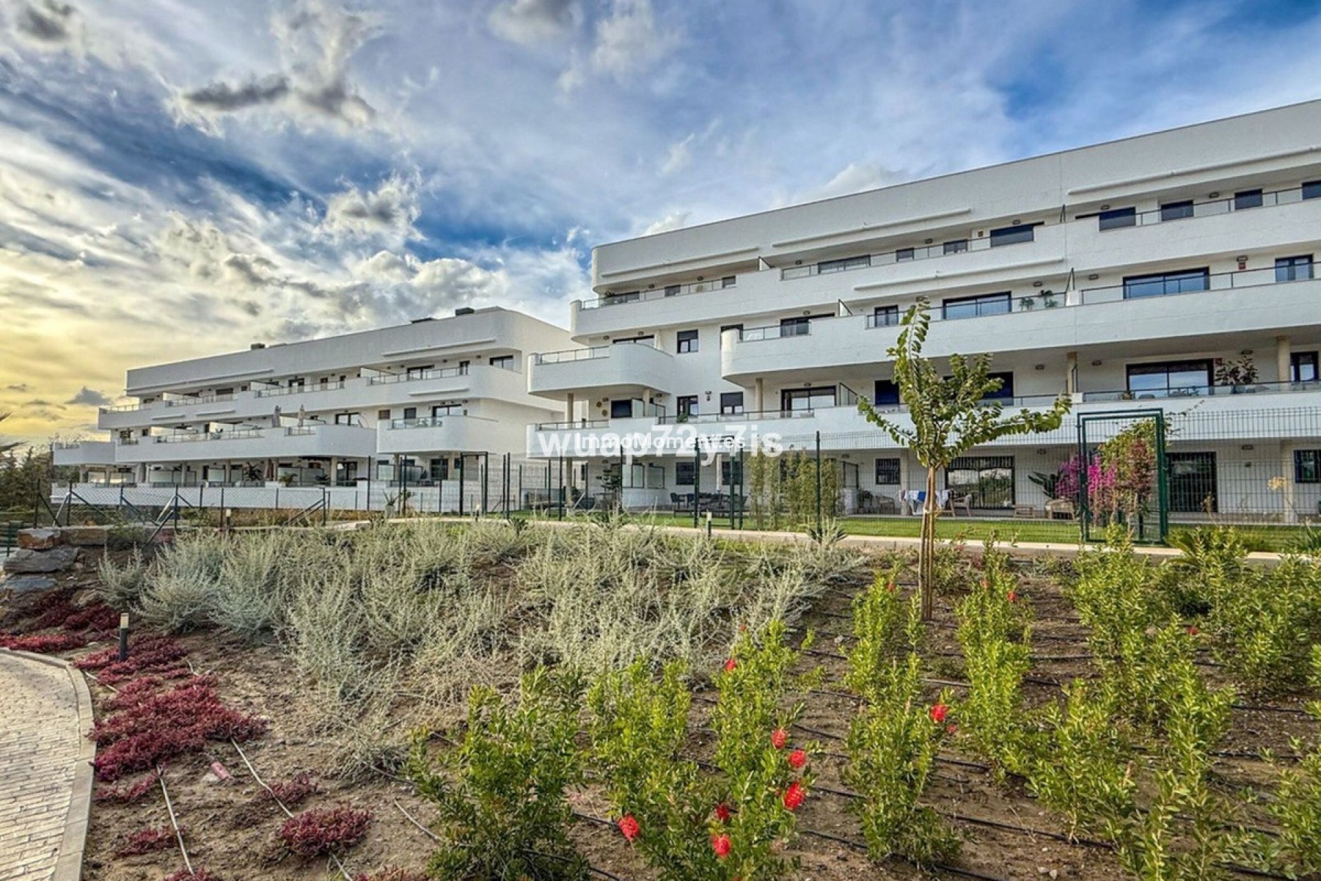 Resale - Apartment - Estepona - Selwo
