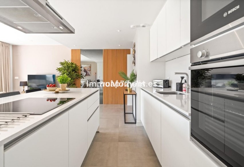 Resale - Apartment - Estepona - Selwo