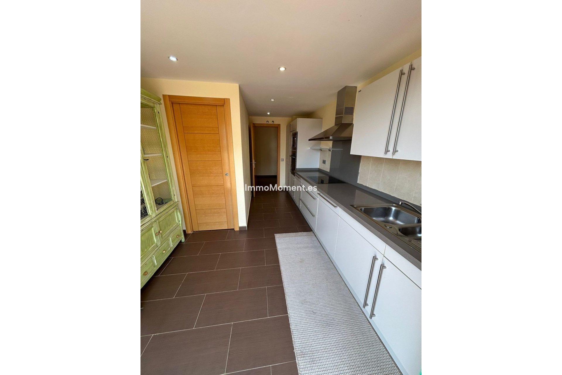 Resale - Apartment - Estepona - Selwo