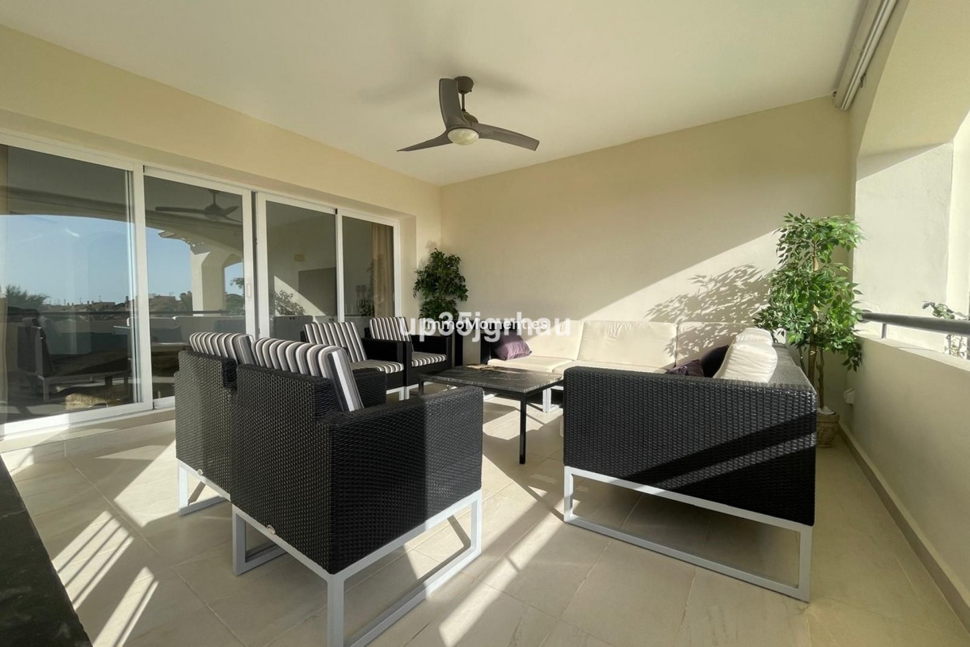 Resale - Apartment - Estepona - Selwo
