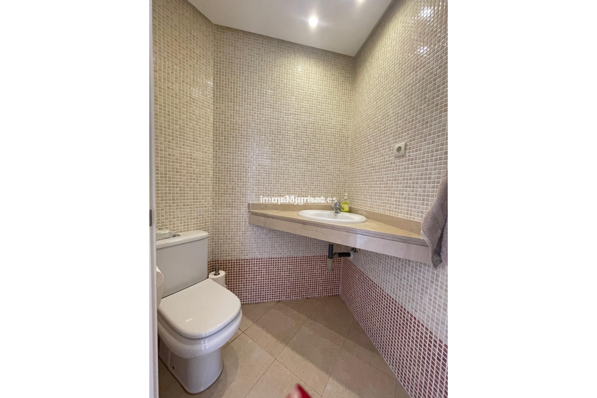 Resale - Apartment - Estepona - Selwo