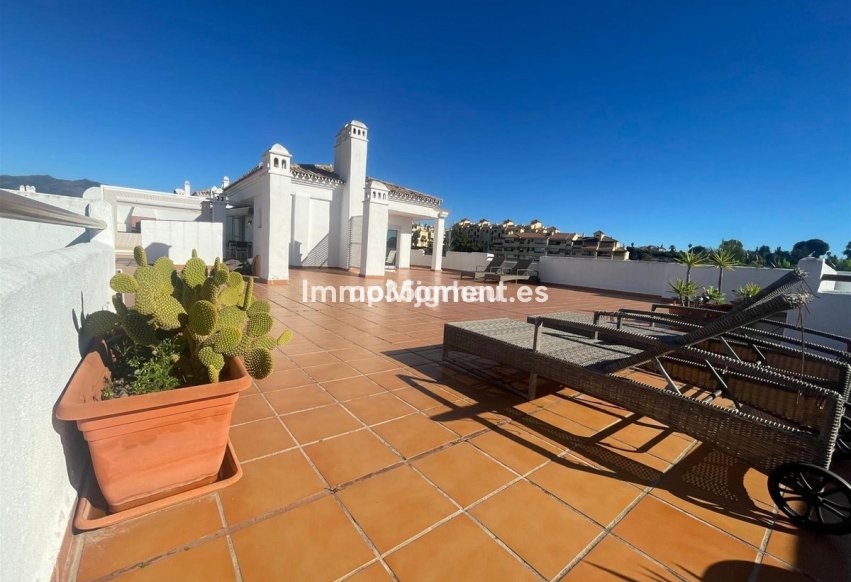Resale - Apartment - Estepona - Selwo