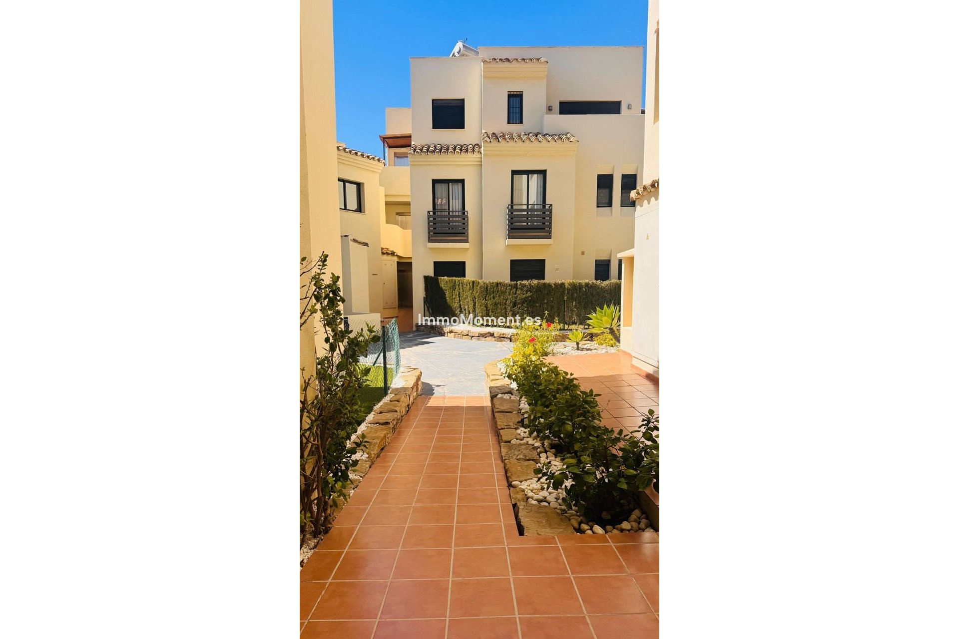 Resale - Apartment - Estepona - Selwo