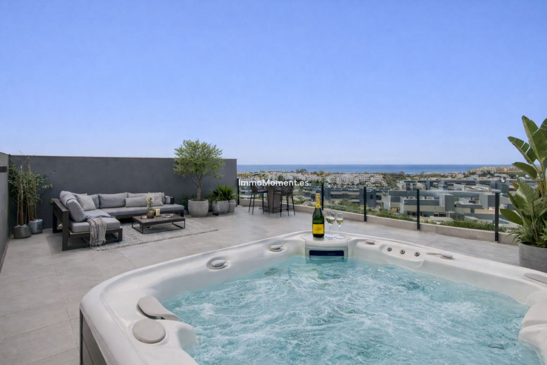 Resale - Apartment - Estepona - Selwo