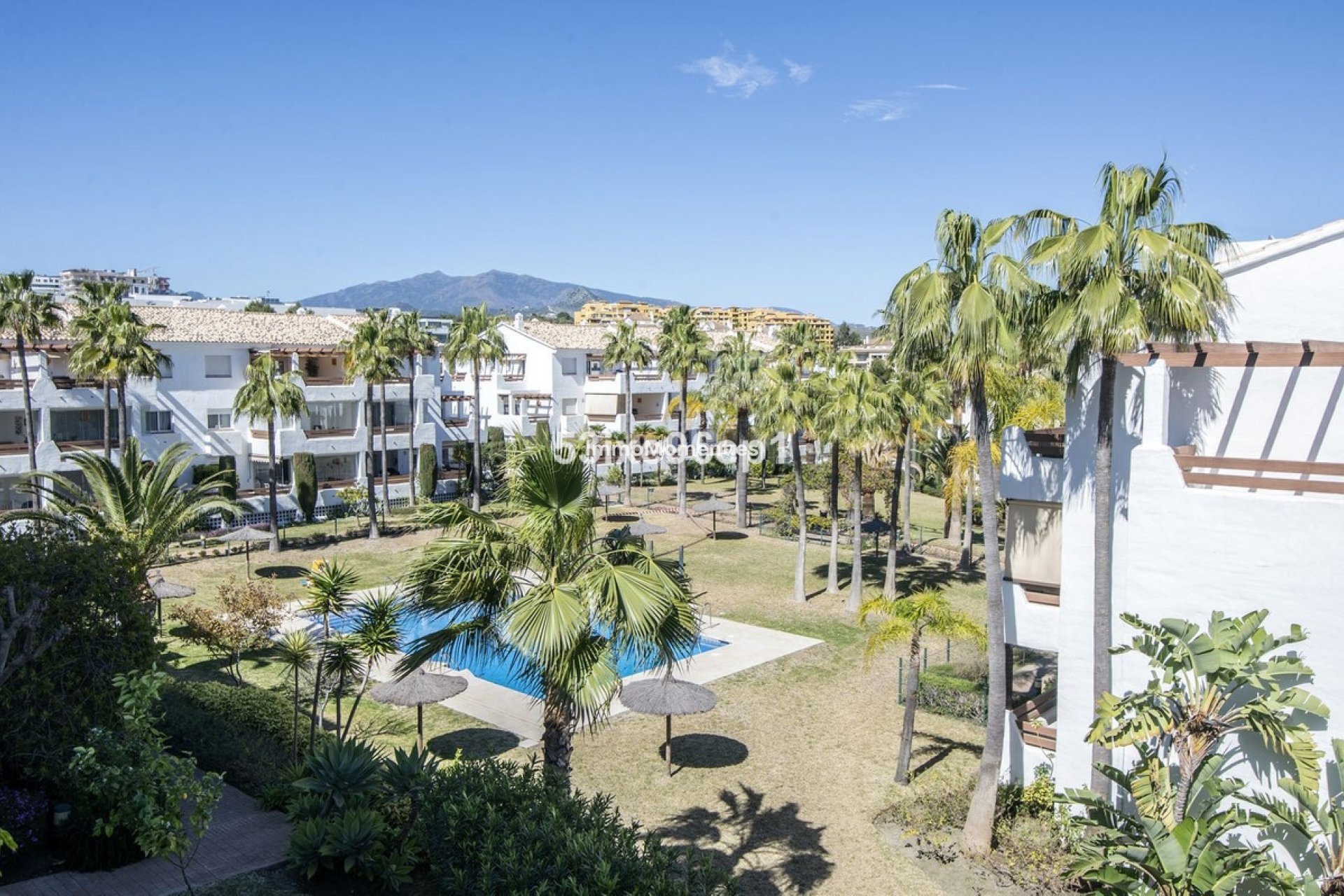Resale - Apartment - Estepona - Selwo